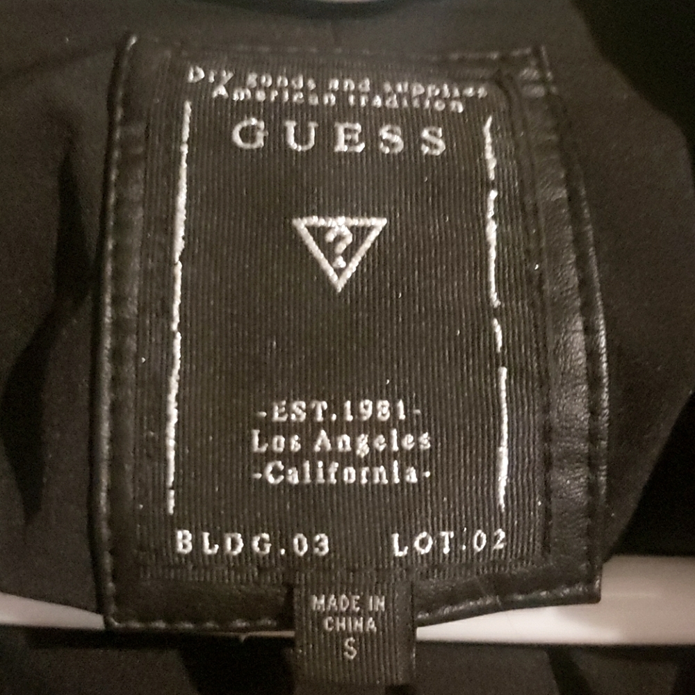 Genuine Leather  Guess  cropped ladies jacket